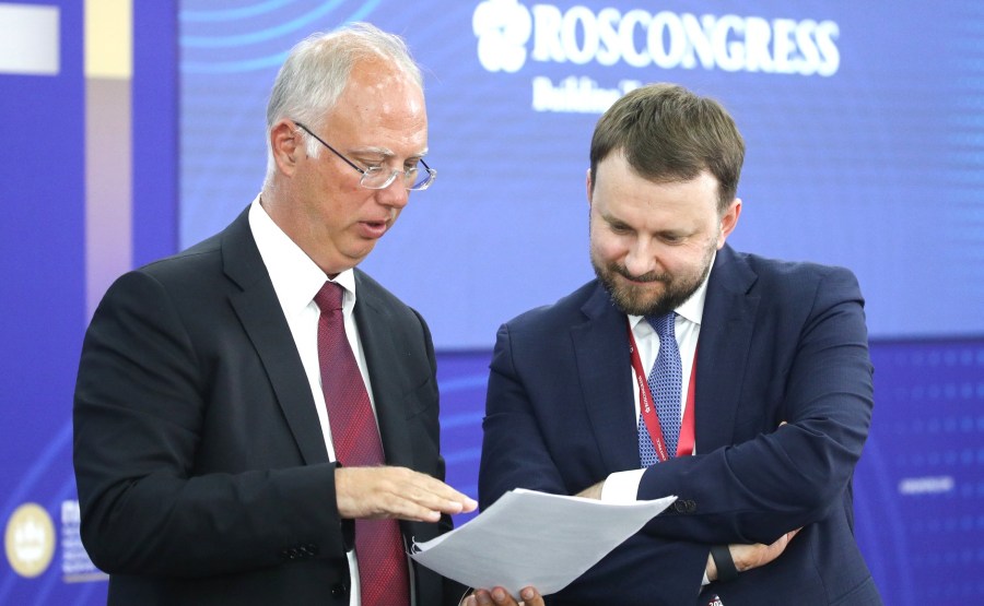 INV.VACCIN 1 X 7 Rencontre avec des investisseurs internationaux et des représentants de producteurs étrangers de vaccin Spoutnik V - 4 juin 2021 – 21h15 - Saint-Pétersbourg