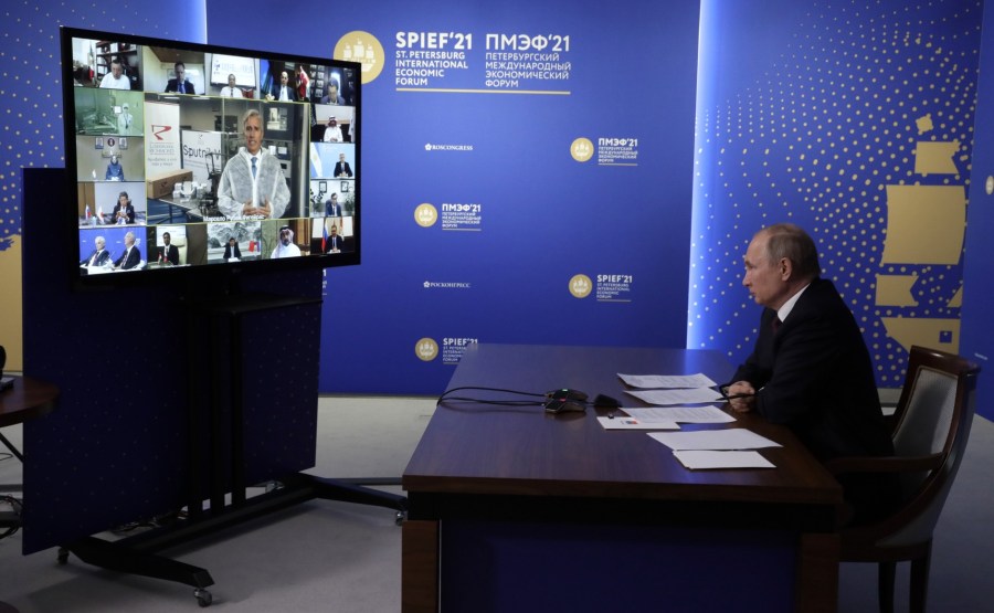 INV.VACCIN 3 X 9 Rencontre avec des investisseurs internationaux et des représentants de producteurs étrangers de vaccin Spoutnik V - 4 juin 2021 – 21h15 - Saint-Pétersbourg