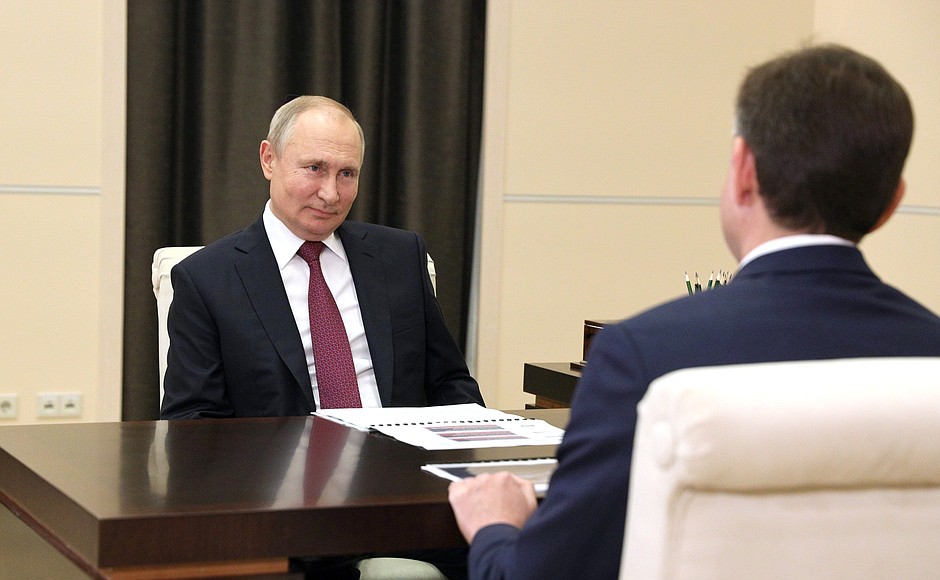 AIRCRAFT 2 XX 4 DU 15.97.2021 Rencontre avec le chef de United Aircraft Corporation Yury Slyusar - 15 juillet 2021